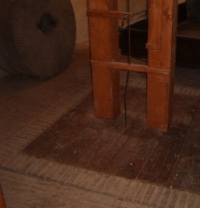 Jakobsladder, voet is onder het luik