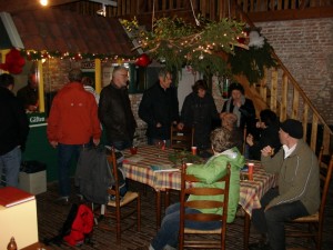 na de wandeling chocolademelk en krentenwegge