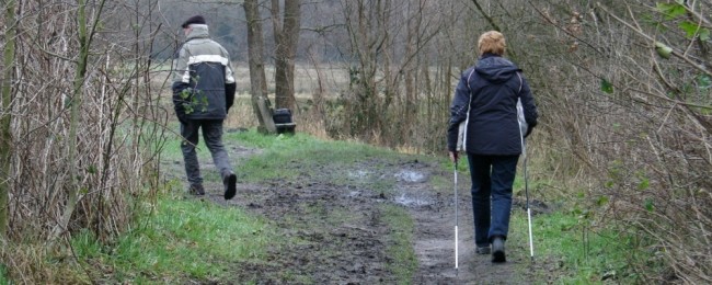 wandelen over modderige paden